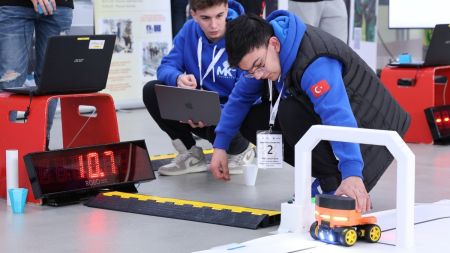 Mezinárodní soutěž Robovozítko 2025 vyhrál plzeňský tým