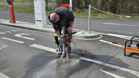 Chytré senzory na parkovišti v kampusu budou počítat průjezdy a volná místa