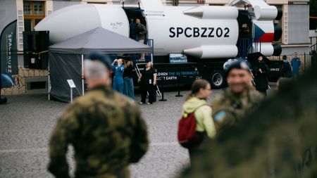 SpaceBuzz zahájil v Plzni vesmírnou roadshow pro školy i veřejnost