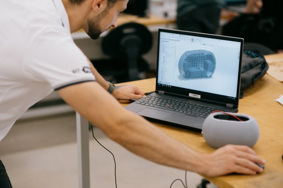 PINE_Drony SIT_kroužek Ponorka2_foto SITMP