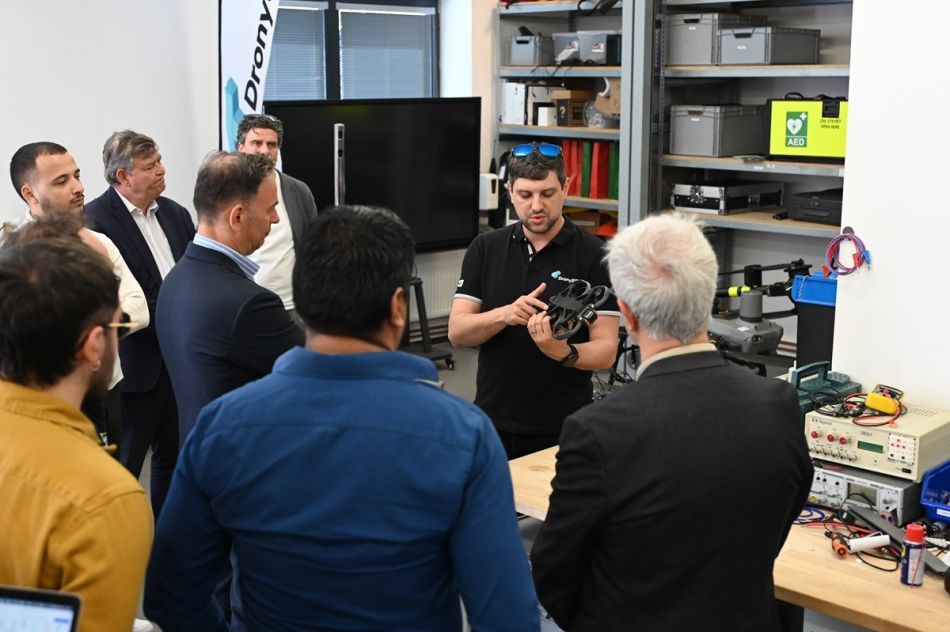 Foto: SITMP Zasedání konsorcia Climaborough v Plzni_prohlídka Drony SIT_foto SITMP